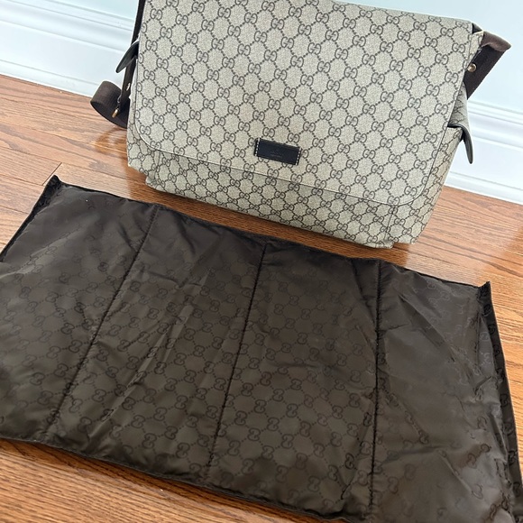 SOLD- Gucci Diaper Bag - Picture 4 of 10